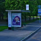 Реклама на остановочном павильоне на Грайвороновской улице