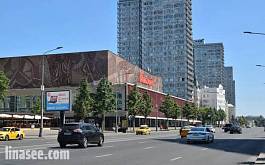 Арбат Н. ул.  26, 100 м до Х с Новинским б-ром (к/т «КАРО 11 Октябрь»)