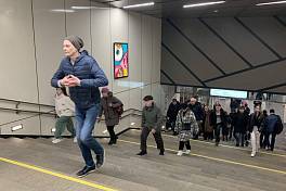 Москва, метро Лухмановская, лестница к выходам 2-4, справа, поз. 3