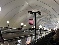 Санкт-Петербург, метро Бухарестская, спуск, центр, 3 лайтбокс - поз.26Б
