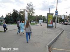 Конституции пл, 2, за остановкой, справа при движении из центра